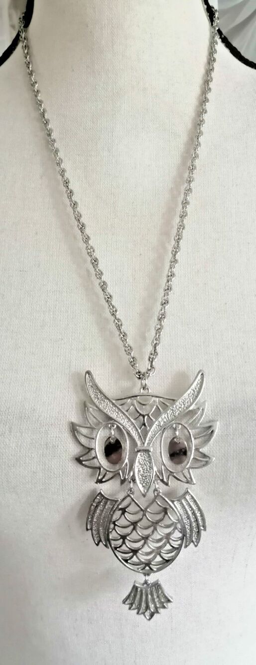 VINTAGE Big OWL PENDANT NECKLACE Silver Tone Whimsical